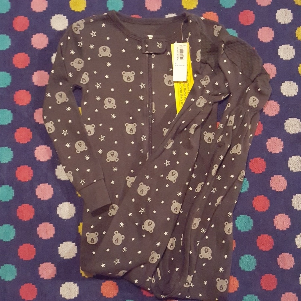 Size 5T Old Navy Footed pajamas